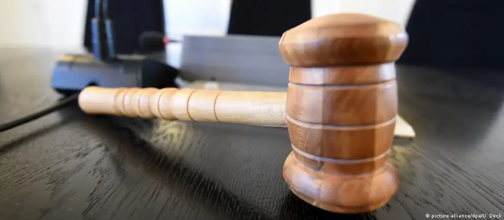 Советский районный суд Воронежа назначил 24‑летнему Роману Мальцеву год исправительных работ за фотографию, на которой следствие усмотрело символику так называемого «Международного движения сатанизма». Дело опиралось на рапорт сотрудника Центра «Э».