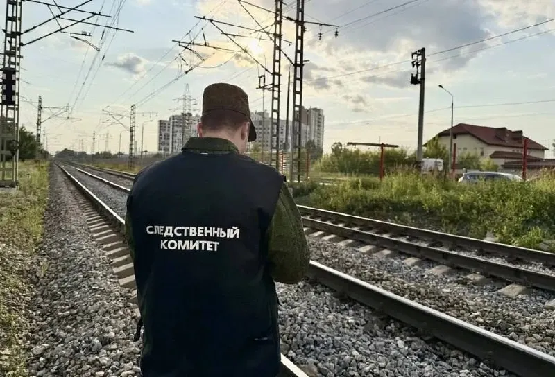 Трагедия произошла вечером 18 мая на перегоне Похвистнево — Бугуруслан: женщина переходила железнодорожные пути в неустановленном месте, проводится проверка.