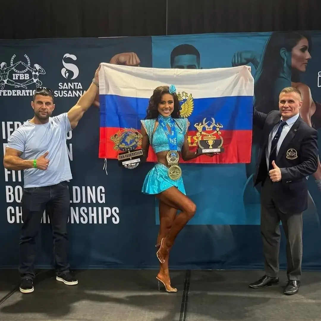 Спортсменка из Самарской области Дарья Шаповалова выиграла чемпионат Европы в категории бикини. Сборная России заняла второе место в общекомандном зачёте, завоевав 27 медалей.