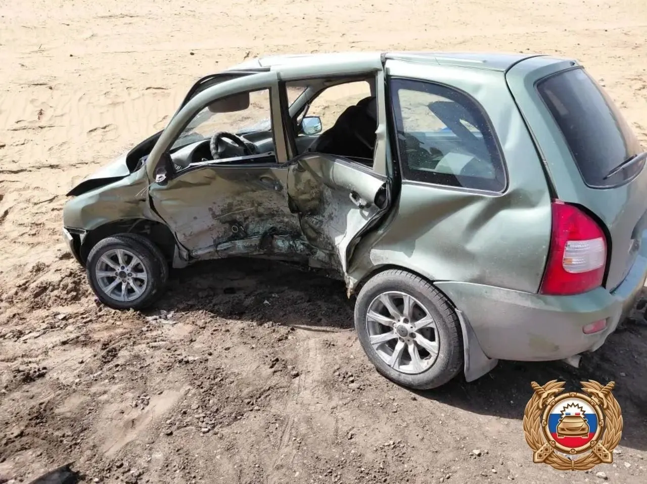 65-летний водитель Lada Kalina погиб при столкновении с Kia Rio на Обводном шоссе; двое пострадавших госпитализированы, полиция выясняет обстоятельства.