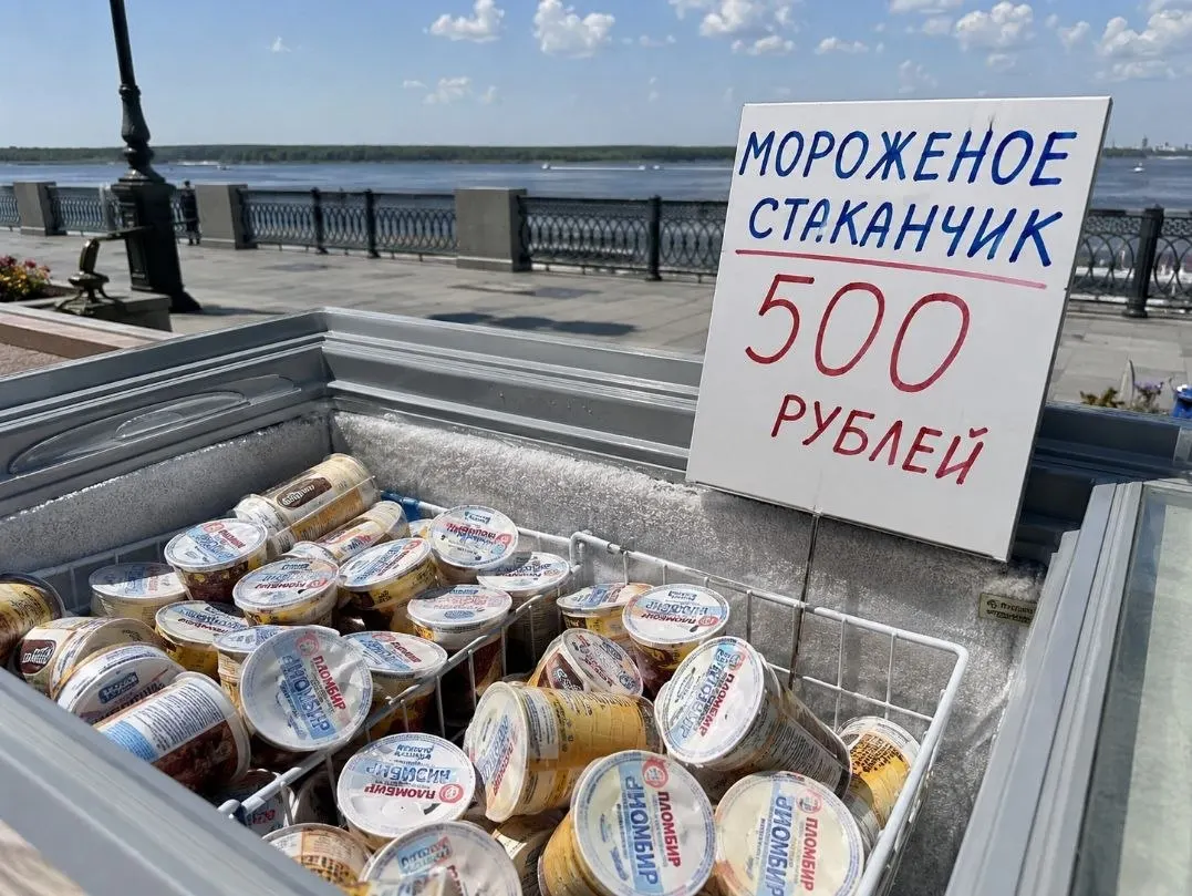 В Думе Самары обсуждают резкое повышение арендной платы за торговые места на набережной — до примерно 55 тысяч рублей за кв. метр. Это может поднять цены на простые товары и сделать прогулки для семей дороже.