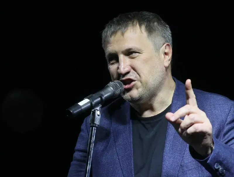 Глава города Иван Носков объявил о планах бороться с шумными ночными заездами подростков на питбайках: в черте города их использование запрещено, для этого есть специализированные трассы.