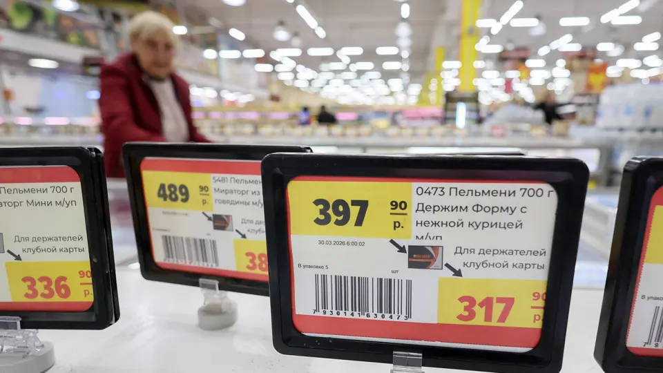 Федеральная антимонопольная служба предупредила ряд экспертов и руководителей компаний, посчитав, что публичные прогнозы о росте цен могут побудить участников рынка повышать стоимость товаров и усилить инфляционные ожидания.