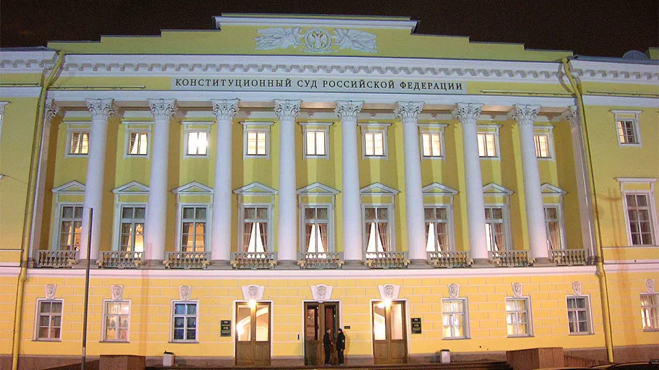 Глава Конституционного суда считает, что антикоррупционные иски прокуратуры не должны подчиняться обычным срокам давности. Эти иски уже привели к передаче государству активов на триллионы рублей и стали ключевым инструментом деприватизации и национализации.