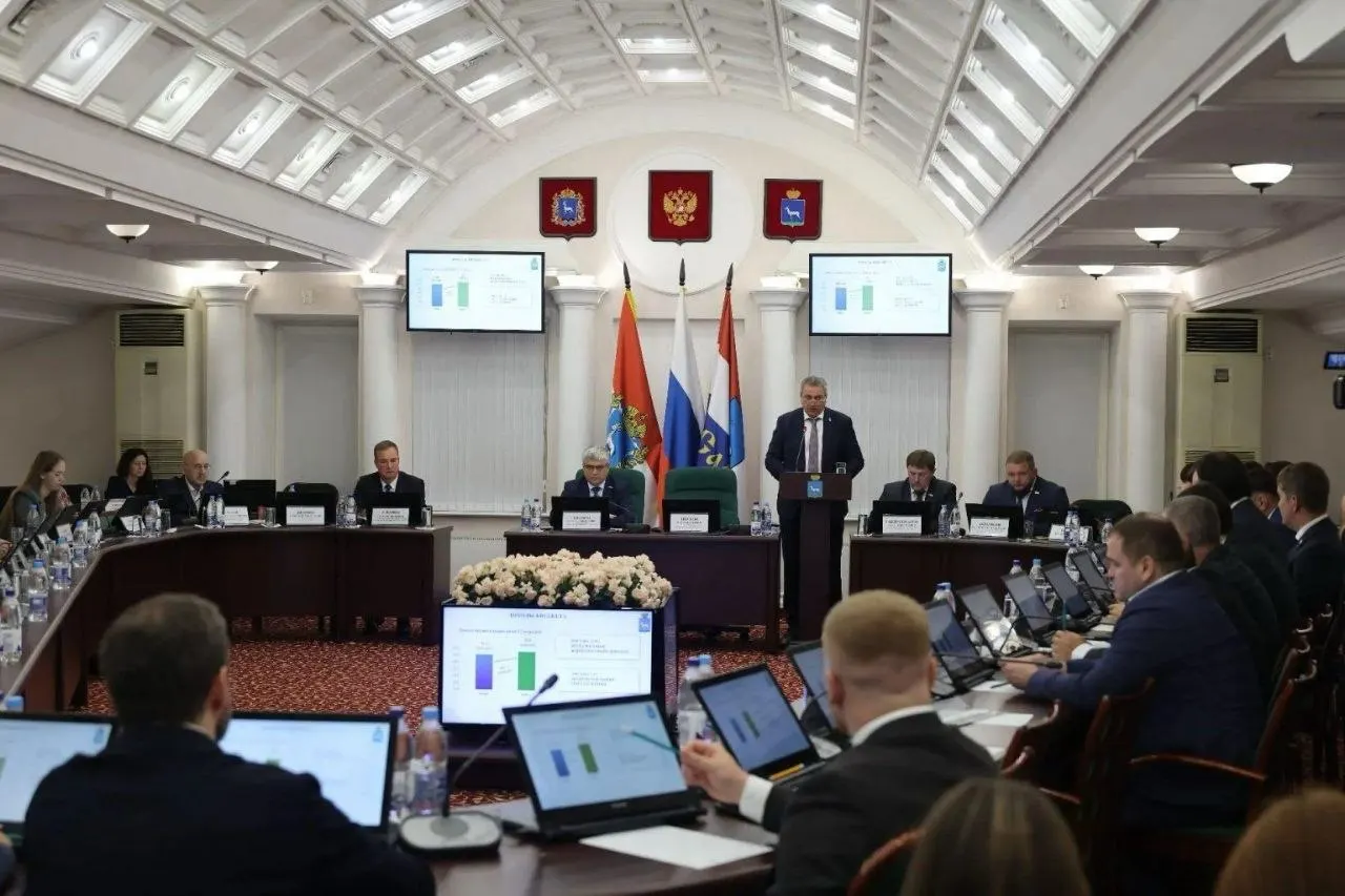 Глава города заявил, что территория «Буревестника» будет использована под спортивный объект, опровергнув слухи о торговой или жилой застройке и призвав депутатов правильно информировать жителей.
