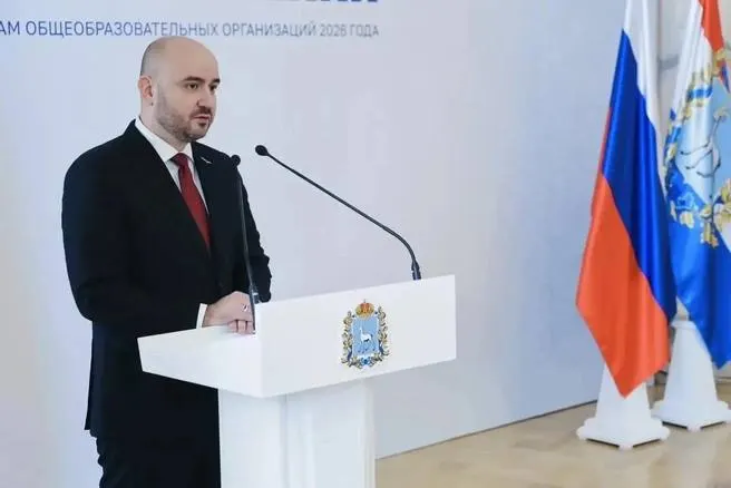 Вячеслав Федорищев поблагодарил молодых жителей региона за активность и достижения, рассказал о действующих программах поддержки и отметил вклад волонтёров, собирающих гуманитарную помощь для бойцов СВО и жителей Донбасса.