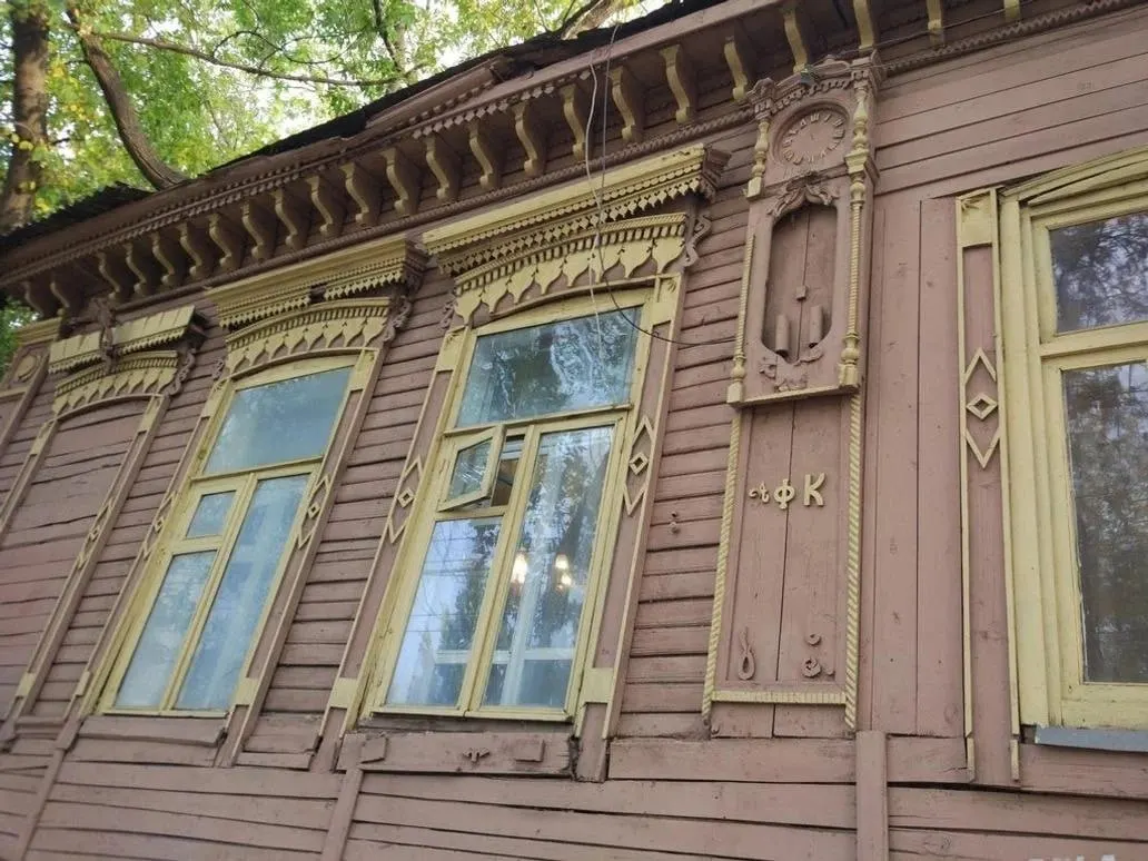 Особняк купца Кожевникова, старейшая деревянная постройка Самары, представили на ПМЭФ в рамках акции «Добрый ПМЭФ» — инвесторам предложили взять шефство над реставрацией. Проект готов, не хватает финансирования.