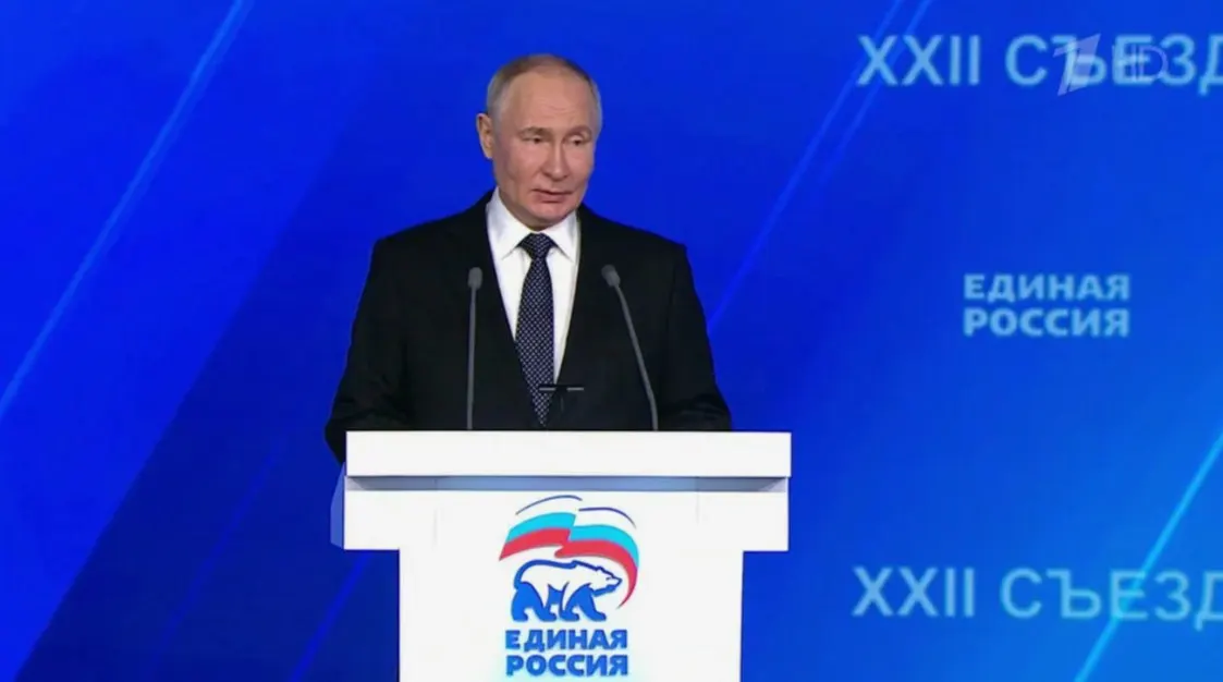 Кремль не исключает участия президента в съезде партии, где будут выдвигаться кандидаты в Госдуму; это может повлиять на рейтинг ЕР.