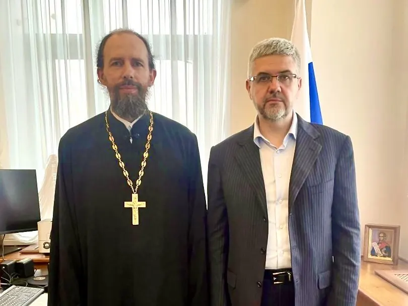 Вадим Баланин заявил на Петербургском международном юридическом форуме, что сожительство без официальной регистрации брака представляет угрозу безопасности России; Минюст ведёт двухлетний мониторинг и готовит изменения в Семейный кодекс.