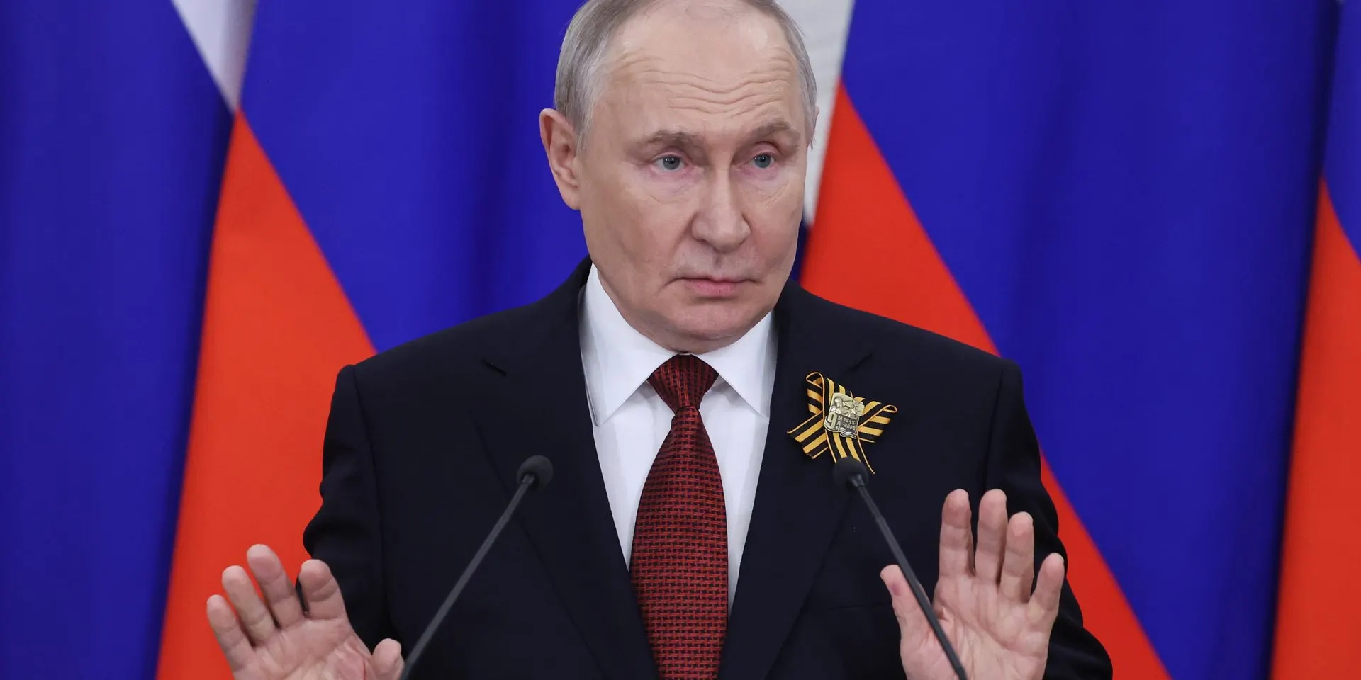 Минфин и Центробанк предупредили, что бюджет не выдержит текущего уровня военных расходов; президент потребовал найти сокращения в невоенных статьях бюджета.