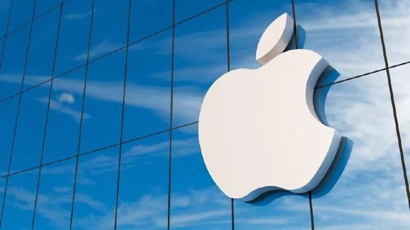 Минцифры заявило, что Apple не выполняет требования российского законодательства об окне выбора поисковой системы по умолчанию и о предустановке российского магазина приложений — ведомство рассматривает возможные меры, включая запрет.