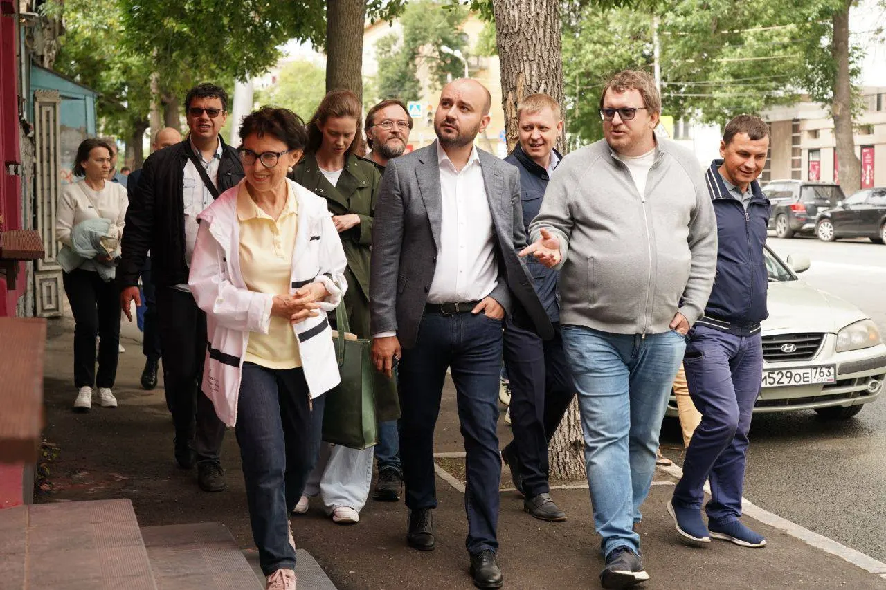9 июня губернатор обновил состав градостроительного совета и не включил в него Нину Казачкову — руководителя самарского отделения общества по охране памятников, которая через суд добилась признания советского элеватора объектом культурного наследия.