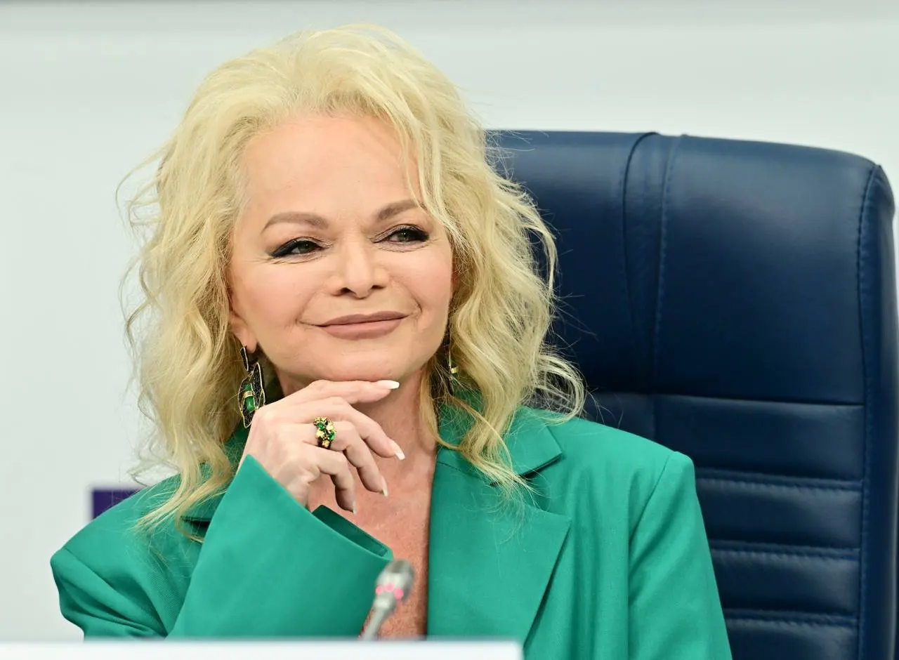 Народная артистка подала гражданский иск к жителю Тольятти и трем его сообщникам: суд уже признал за ней право на возмещение ущерба, теперь она требует 176 млн рублей.