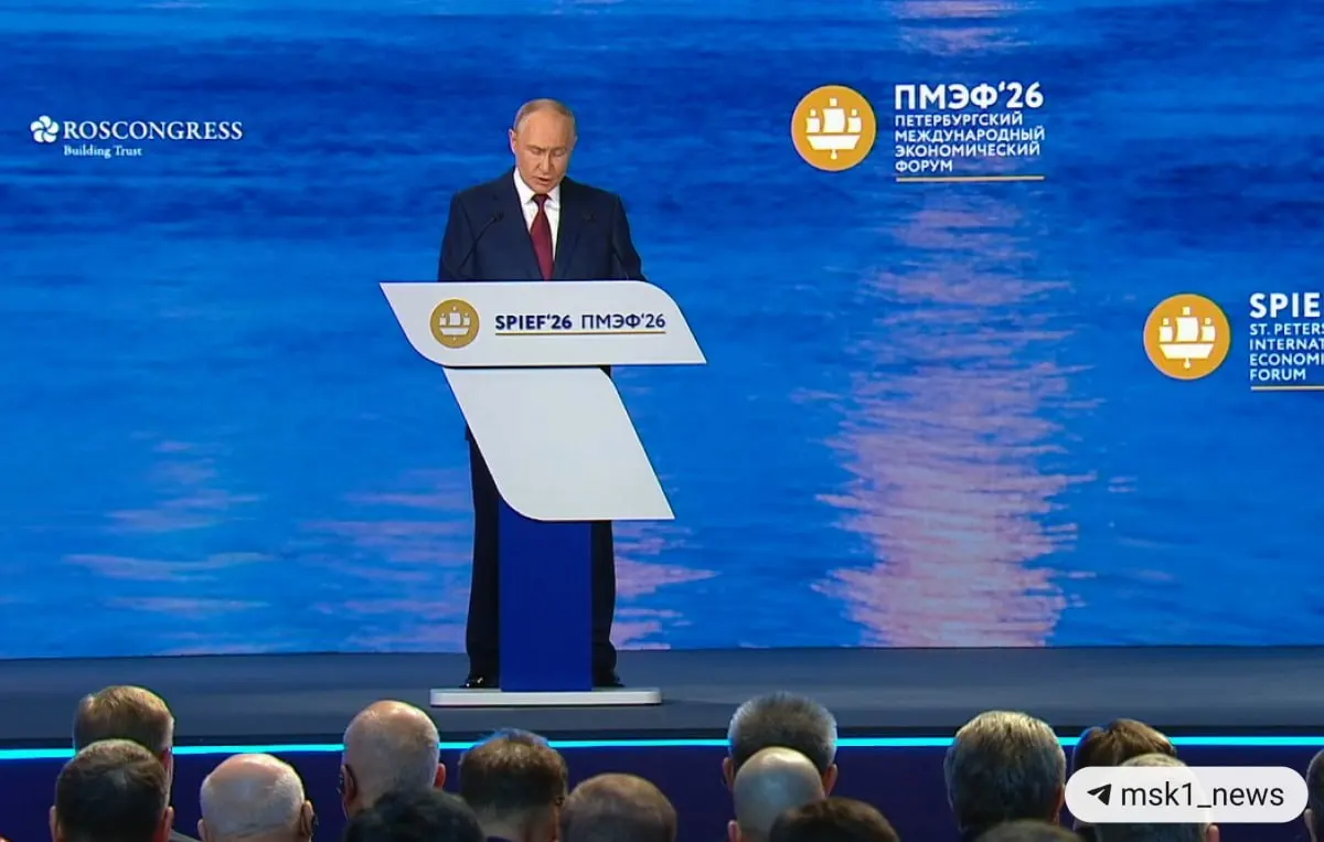 Президент заявил о «очень хороших перспективах» России в сфере ИИ и назвал искусственный интеллект, автономные системы и платформенные решения технологиями будущего. Также он отметил ведущие позиции страны в атомной энергетике.
