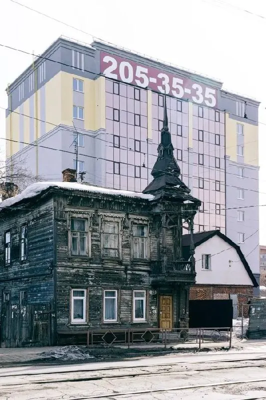В обновлённый состав совета вошли в основном чиновники и министры, а независимые эксперты по сохранению наследия исключены. Председателя самарского ВООПИК Нину Казачкову вывели из состава; активисты требуют её возвращения.