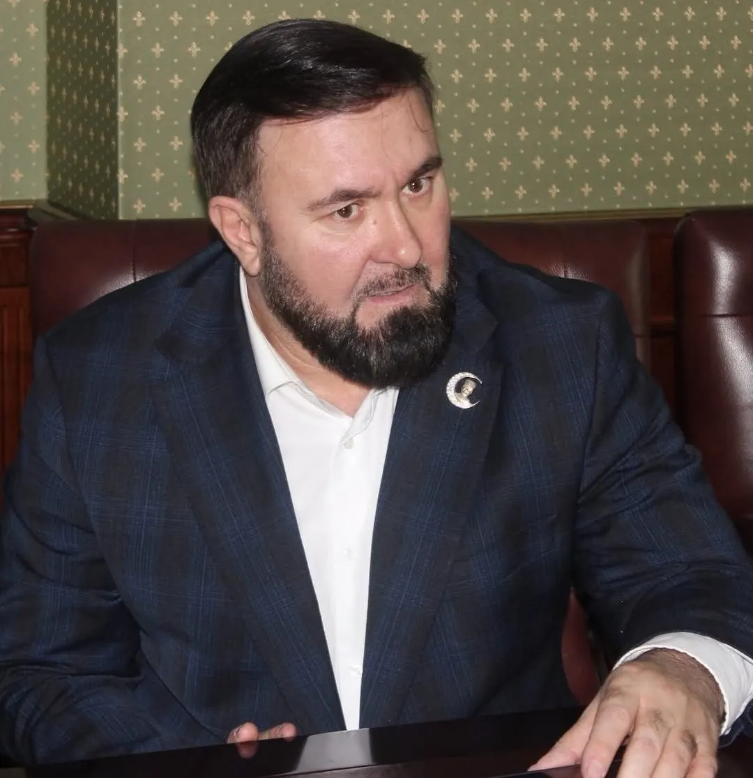В распоряжении от 26 июня отмечено поощрение омбудсмена Чечни Мансура Солтаева. Ранее ему предъявляли обвинения в дискредитации правозащитников и в связях с делом о пропавшей девушке.