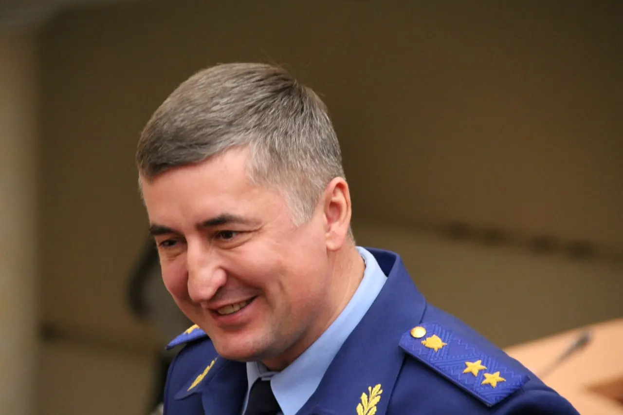 Президент подписал указ: бывший прокурор Саратовской области Сергей Филипенко переведен на должность прокурора Воронежской области на пять лет. На пост прокурора Саратовской области назначен Роман Пантелеев. Указ вступил в силу 28 июня.