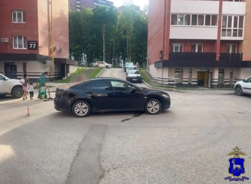 11 июня во дворе микрорайона Мехзавод водитель не снизил скорость и наехал на мальчика; пострадавшему потребовалось лечение на дому.