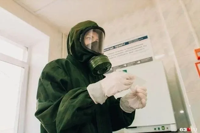 Очаг бруцеллёза обнаружили в личном подсобном хозяйстве Новокуровки Хворостянского района. Власти предупреждают о рисках при контакте с больными животными и употреблении сырого молока и сыров.