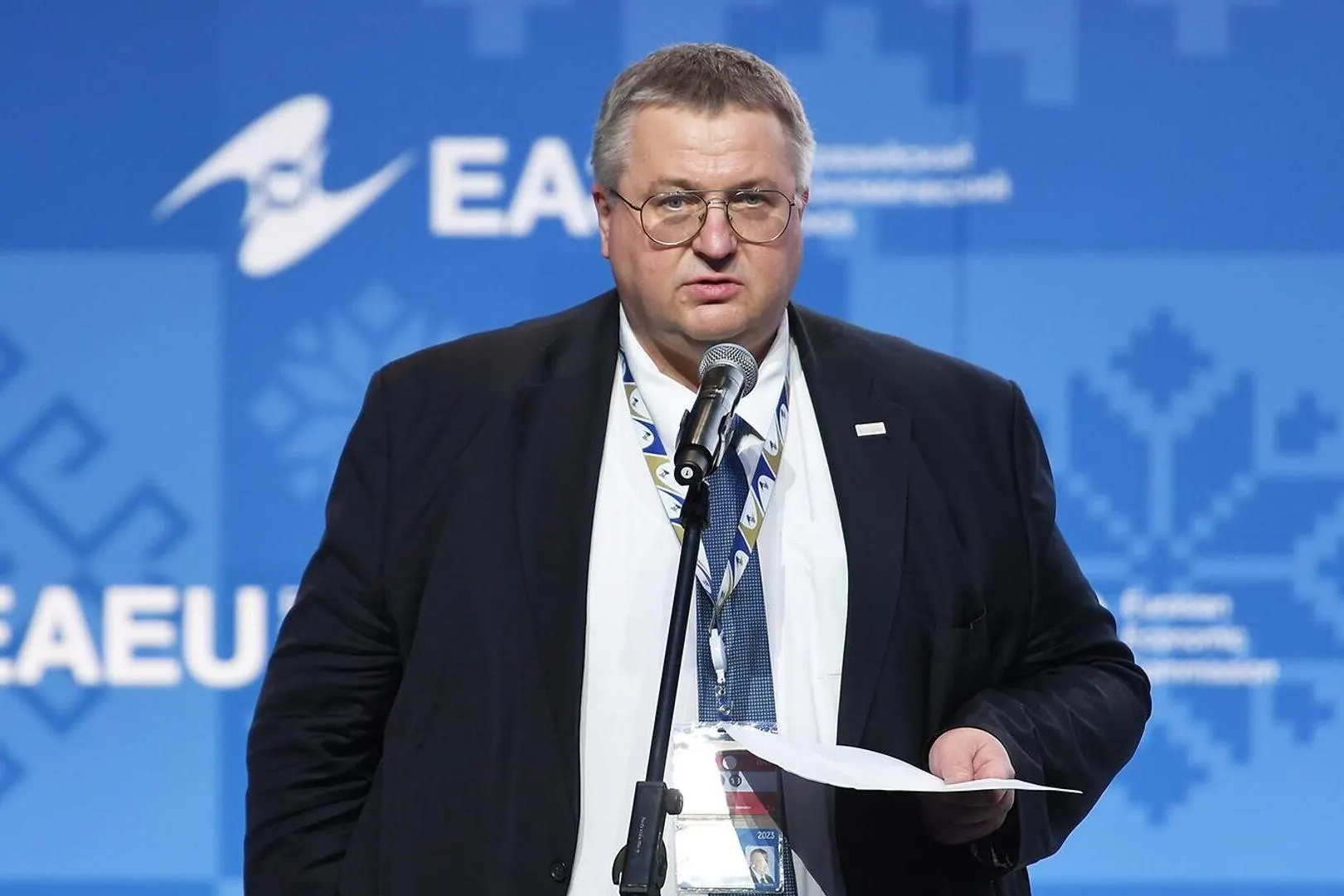 Москва намерена исследовать варианты приостановки участия Армении в Евразийском экономическом союзе и предупредила о прекращении поддержки в случае дальнейшего сближения Еревана с ЕС на фоне парламентских выборов.