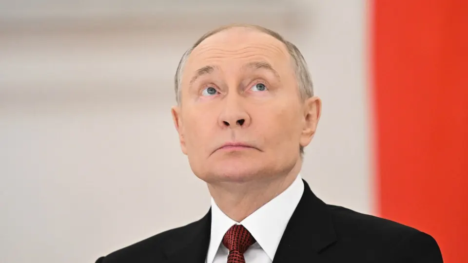 В Кремле обсуждают сценарий объявления масштабной призывной кампании сразу после сентябрьских выборов в Госдуму: инициировать её могут новоизбранные депутаты. Окончательного решения пока нет, но готовятся варианты ускоренного набора и обучения.