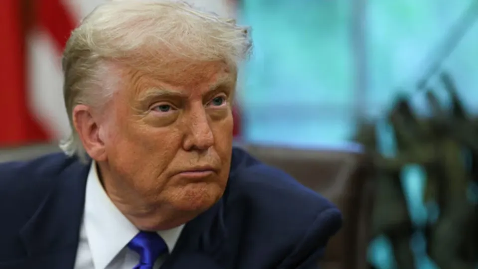На саммите G7 президент США пообещал усилить давление на Россию при условии участия союзников в расчистке Ормузского пролива; лидеры договорились ужесточить санкции и увеличить поставки ПВО и дальнобойного оружия Украине.