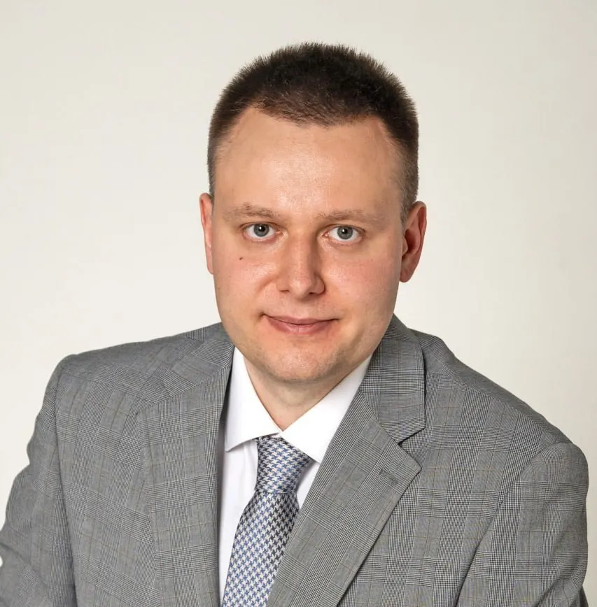 Врио министра науки и высшего образования региона Марк Шлеенков получил новую должность — он будет курировать вопросы обеспечения кадрами экономики и промышленности Самарской области.