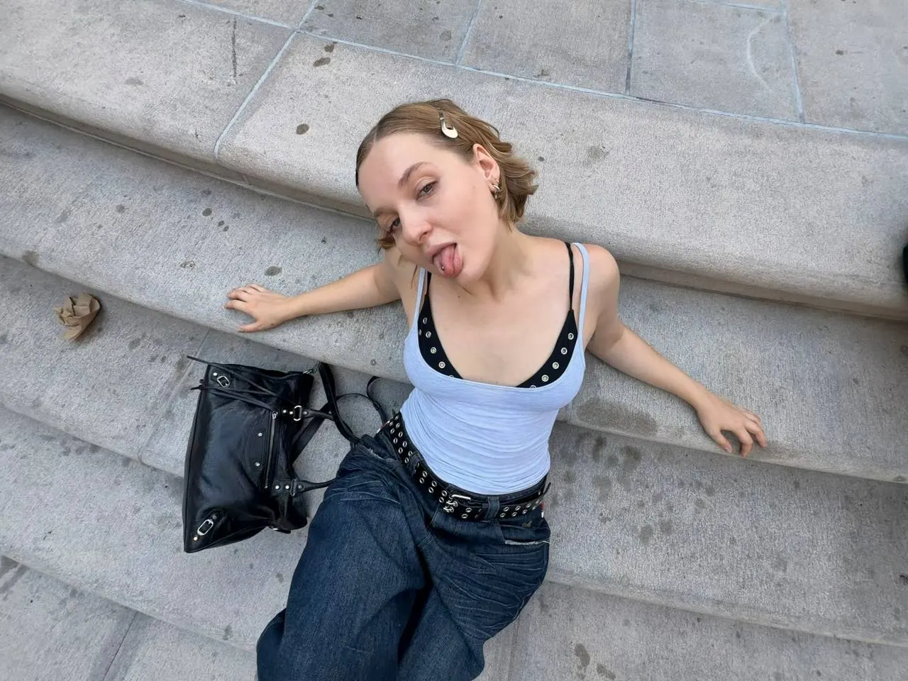 В новом длинном ролике в TikTok Настя Федько отвергла часть обвинений, рассказала о непростом детстве и извинилась за прошлые ошибки.