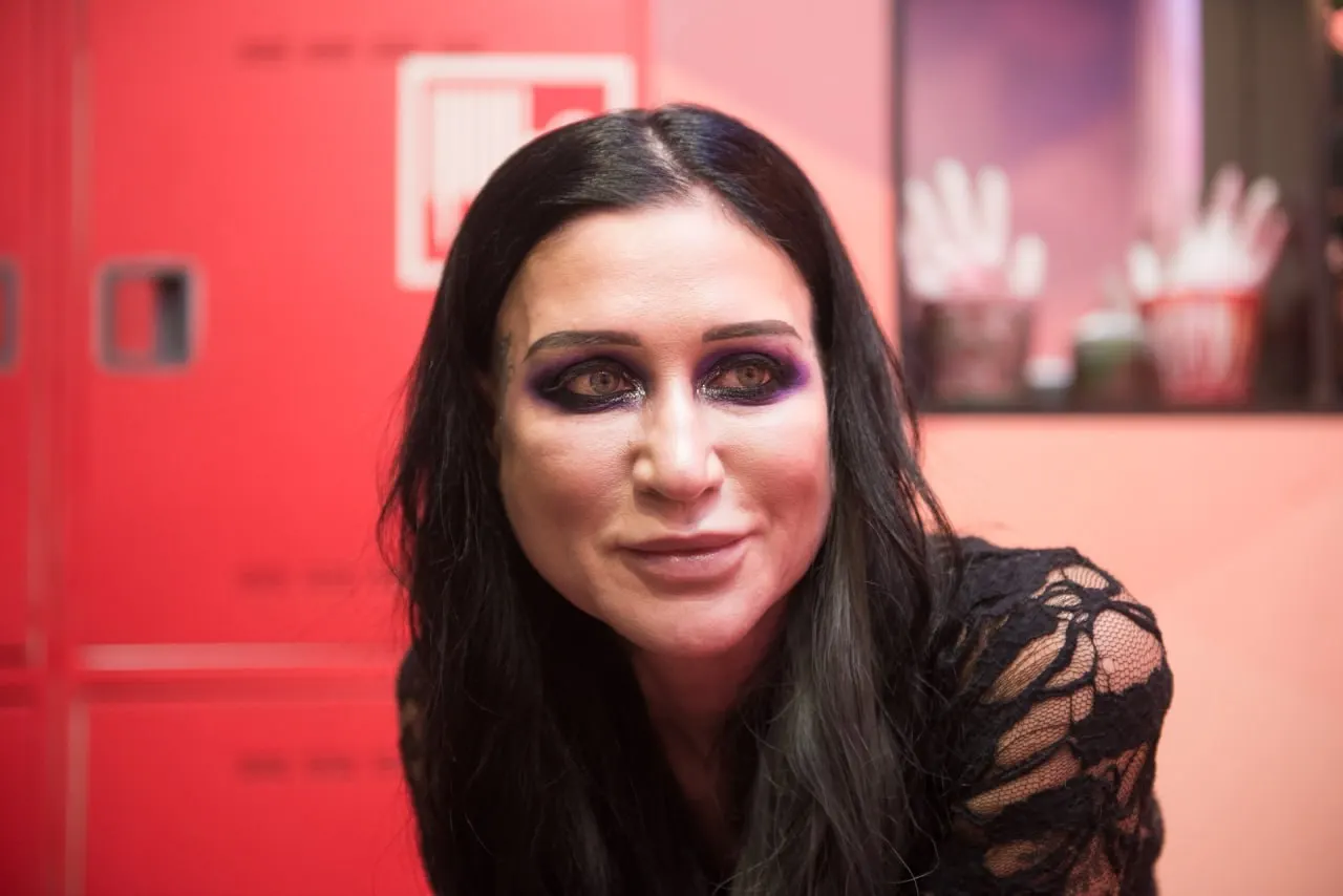 Выступление, которое сначала планировали на 11 июля, а затем переносили на 8 августа в летник «Дом77», отменили; часть других концертов перенесены на 2027 год.