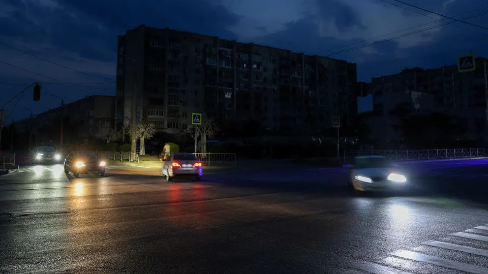 Из‑за дефицита бензина в ряде регионов сократили работу общественного транспорта, увеличили интервалы и подняли тарифы. Кризис охватил большую часть страны и привёл к снижению переработки нефти.