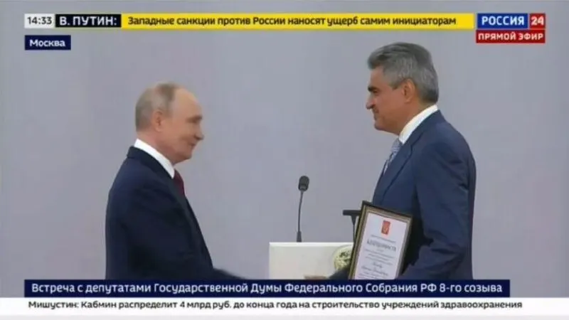 На церемонии награждения в Кремле глава партии «Новые Люди» Нечаев поблагодарил за награду и заявил о необходимости продолжить усилия для победы в специальной военной операции.