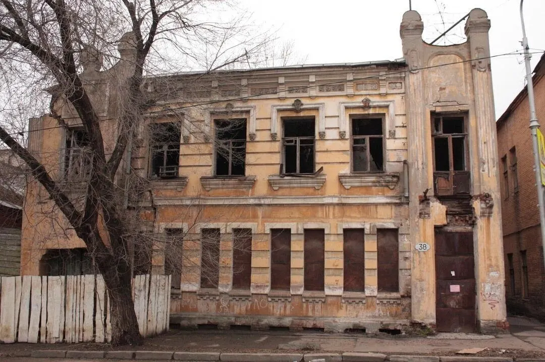 В Самаре началась подготовка консервационных работ для памятника по адресу ул. Куйбышева, 38А: подрядчику поручено обследование и разработка научно-проектной документации.