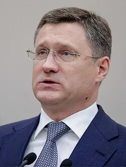 Вице‑премьер сообщил, что решение о продлении введено на штабе по топливному рынку и распространится на производителей и непроизводителей; ограничение на экспорт дизеля снимут по мере восстановления рынка.
