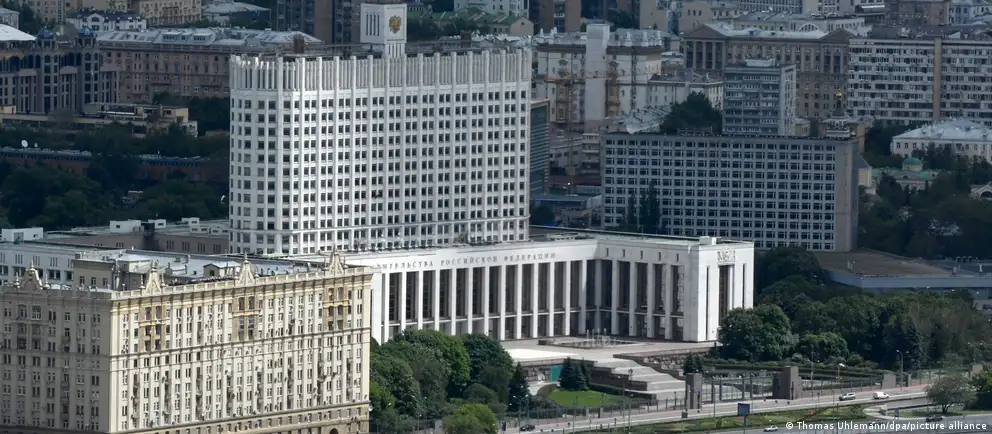 В Госдуму внесён законопроект, который расширяет перечень статей УК, допускающих заключение контрактов с Минобороны во время мобилизации, военного положения и в военное время.