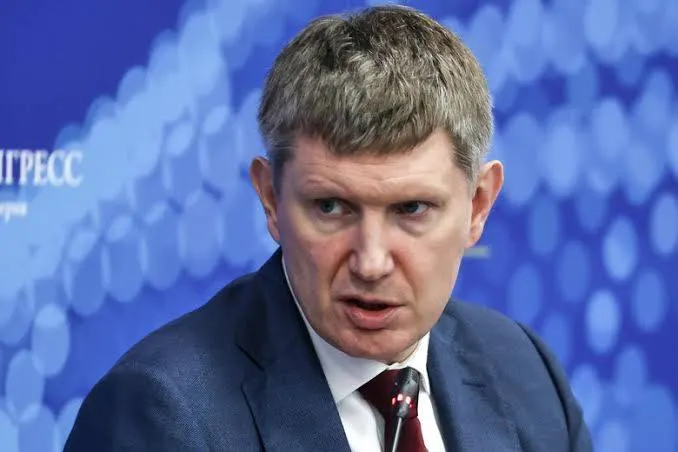 Минэкономразвития объявило: с 1 сентября 2026 года гостиницы с более чем 50 номерами обязаны принимать постояльцев при подтверждении личности через национальный мессенджер.