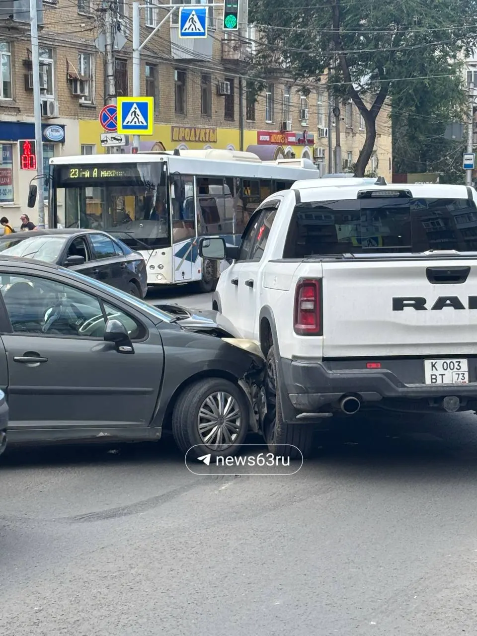 На перекрёстке Масленникова и Мичурина в Тольятти произошло дорожно‑транспортное происшествие. Движение в этом районе затруднено, причины аварии уточняются. Публикуем фото с места происшествия.