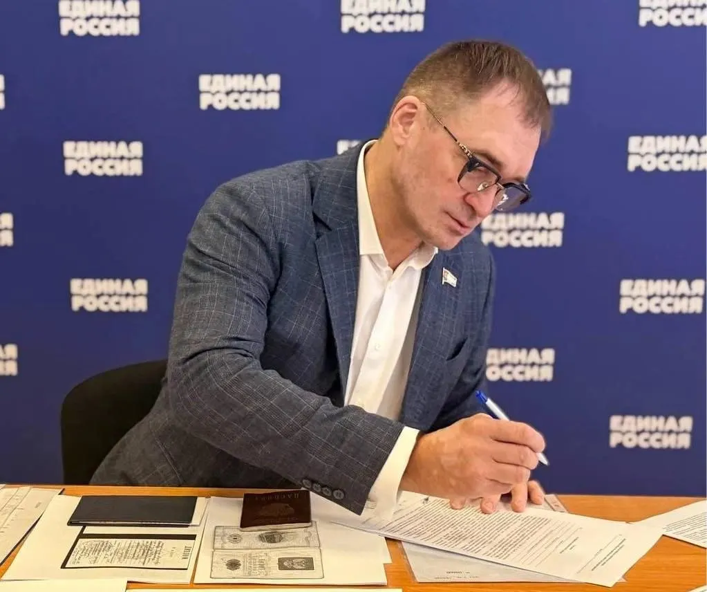 Вице‑спикера Самарской губернской думы Александра Милеева исключили из партии «Единая Россия». Официальных комментариев пока не поступало.