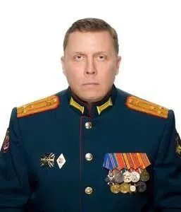 Самарский гарнизонный суд отправил в СИЗО военного комиссара Кировского и Красноглинского районов. Следствие проверяет возможную схему выплат, связанную с контрактами для участия в СВО.
