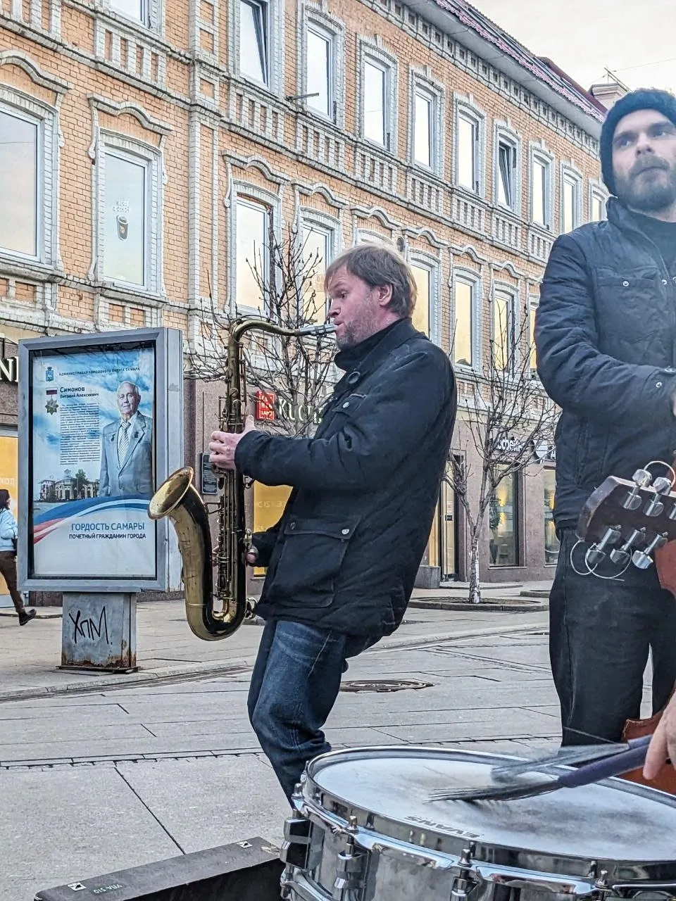 В ИК‑10 Самарской области 4 июня на музыканта Андрея Шабанова напали: ему подлили горячий чай и ударили табуреткой по голове. Ранее он жаловался на давление и преследования в колонии.