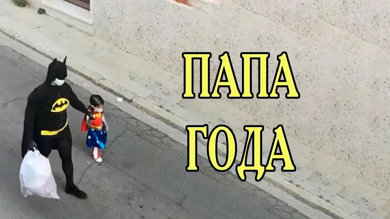 Пока хозяин квартиры был в командировке, 47‑летний знакомый вынес игровую приставку, джойстики, телефон и сумку, продал вещи и потратил деньги на сына. Мужчину нашли по камерам, суд приговорил его к шести месяцам колонии строгого режима и обязал вернуть 100 тыс. рублей.