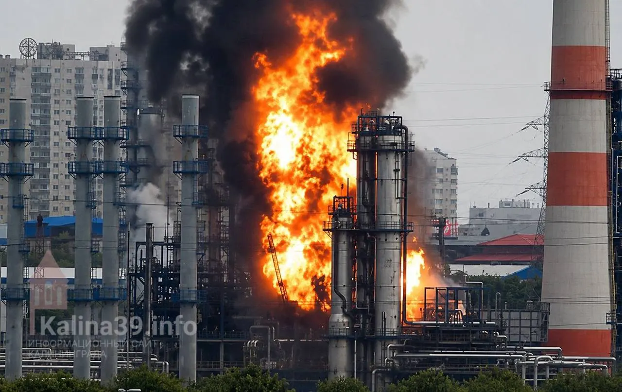С начала 2026 года атакованы все 10 крупнейших российских нефтеперерабатывающих заводов; за первые шесть месяцев нанесено 142 удара по нефтяной инфраструктуре. Это повышает шанс новых перебоев с поставками топлива, в том числе в Калининградскую область.