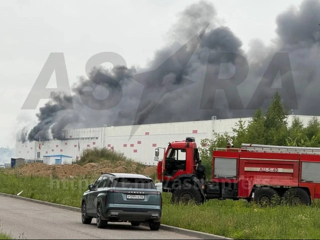 Шесть человек пострадали в Рязанской области после атаки беспилотников; в Таганроге — жертвы и разрушения; в Иркутской области задержали 14 человек после остановки парома; в Москве — задержан кандидат в муниципальные депутаты; в крупном издательстве — увольнения из‑за ужесточения правил.