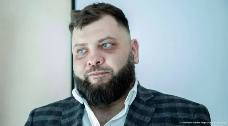 Губернатор представил 40‑летнего Юрия Симонова новым руководителем министерства. Ему поручили развивать цифровые сервисы, внедрять технологии в работу органов власти и усиливать защиту информационных систем.