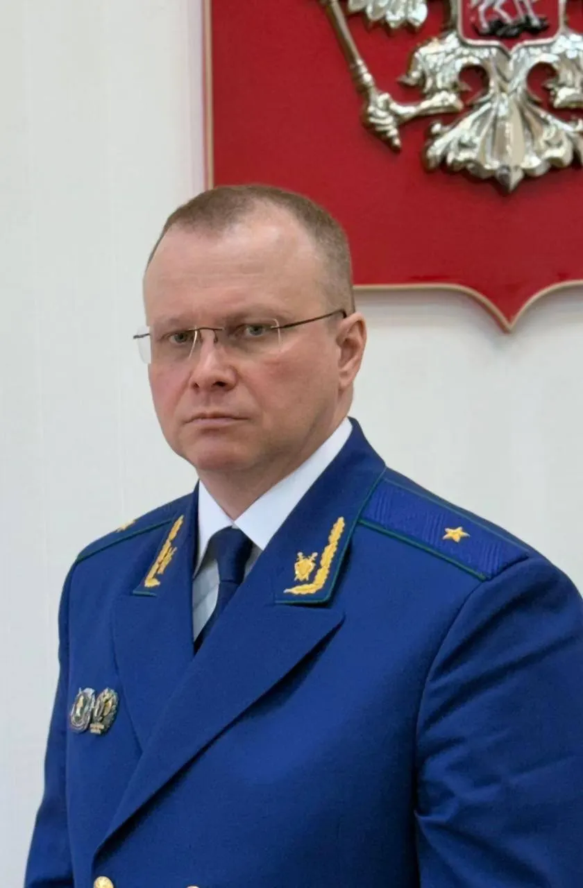 Президент назначил Бориса Анатольевича Новикова прокурором Мурманской области. Новиков служит в органах прокуратуры с 2001 года и занимал руководящие должности в регионах и в управлении Генпрокуратуры по СЗФО.