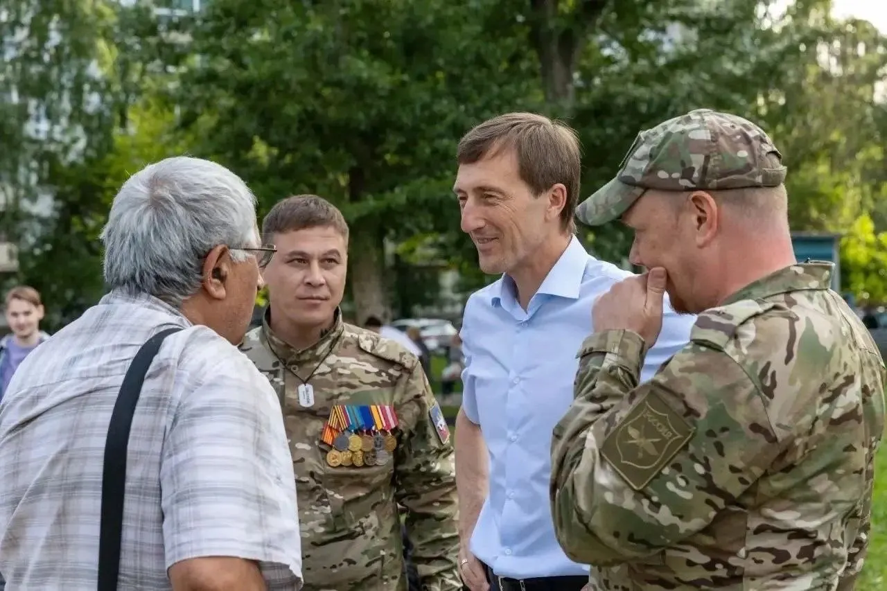 В регионе обсудят меры по трудоустройству ветеранов СВО: расширение проекта «Сердце Воина», реестр работодателей и обучение по востребованным профессиям.