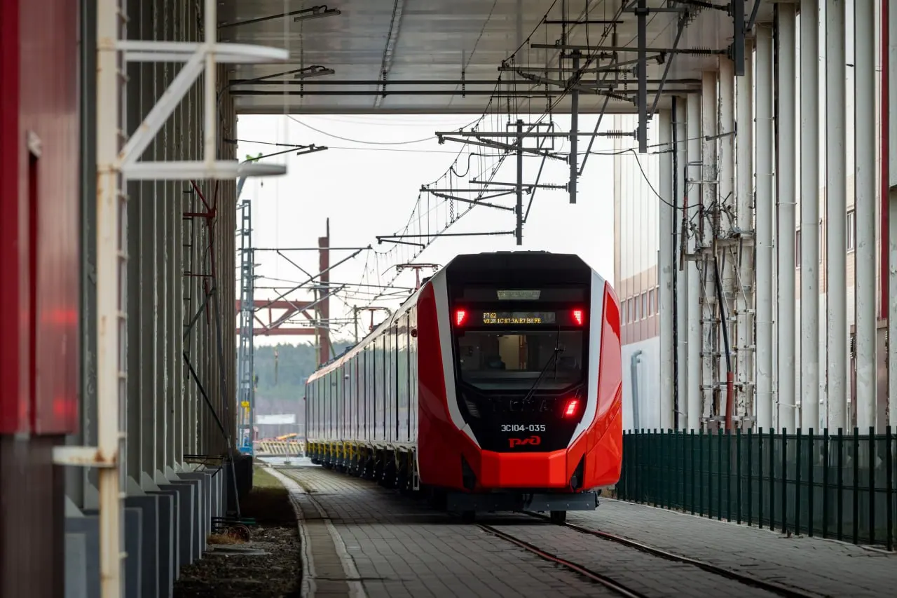 Новая пятивагонная электричка ЭС104 «Финист» будет курсировать по маршрутам Самара — Тольятти, Самара — Жигулёвск и Новокуйбышевская — Тольятти.