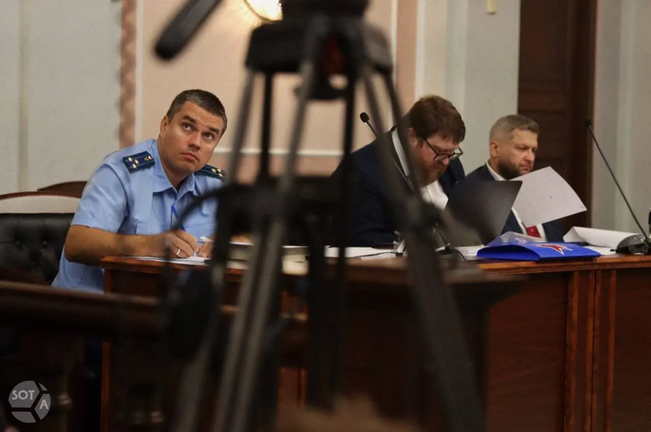 Прокурор сообщил об основаниях для удовлетворения иска, связанного с финансированием партий и соблюдением законодательства; суд рассматривает вопрос об исключении «Яблоко» из предвыборной кампании.