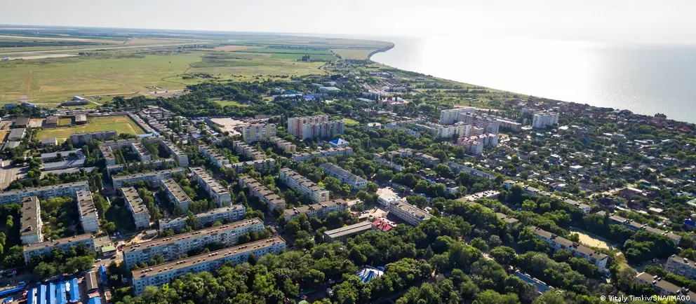 Ночью в Ейском районе произошла атака дронов: погибли два ребенка, двое взрослых получили ранения. В регионе зафиксированы последствия удара и новые события в соседних областях, включая Самарскую область.