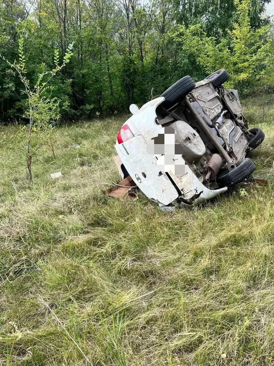 Утром 27 августа в поселке Озерки Волжского района произошло ДТП, в результате которого погиб водитель. На месте работают спасатели, полиция и скорая помощь.