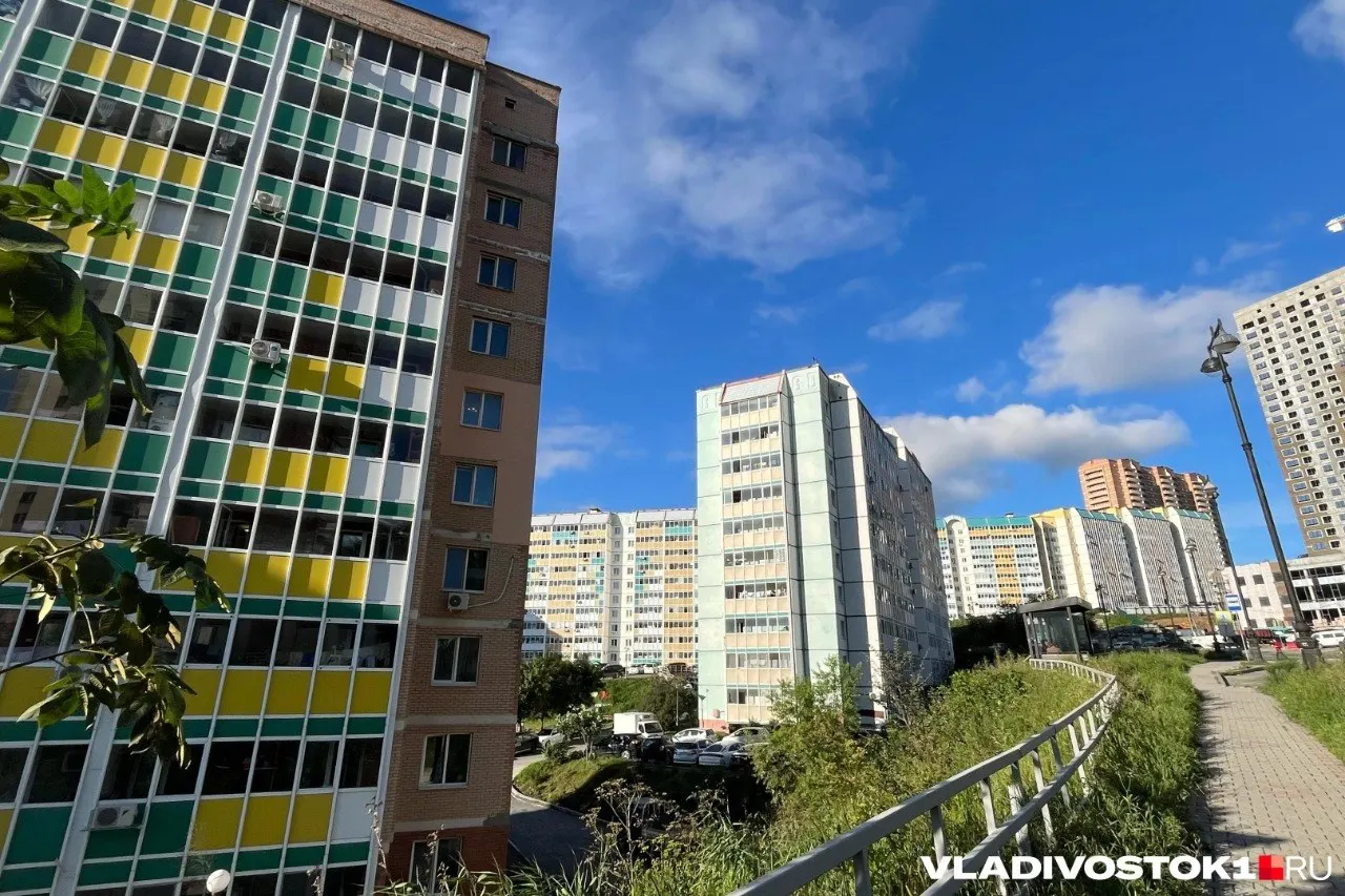В июне Владивосток лидировал по росту цен на квартиры: прирост составил 4,4%, что вдвое быстрее темпа в Москве. В исследовании учтено 68 городов.
